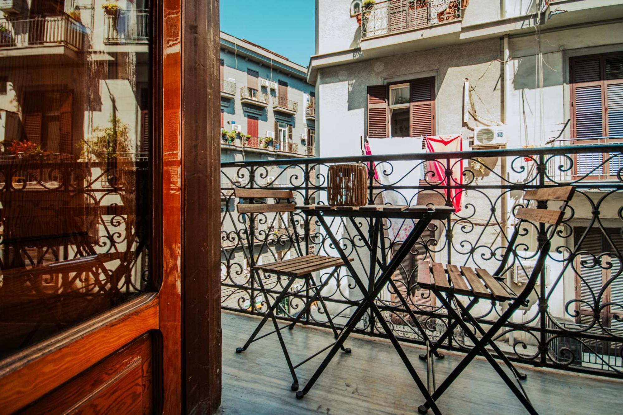 B&B Lara'S Home By I Borbone Napoli Dış mekan fotoğraf