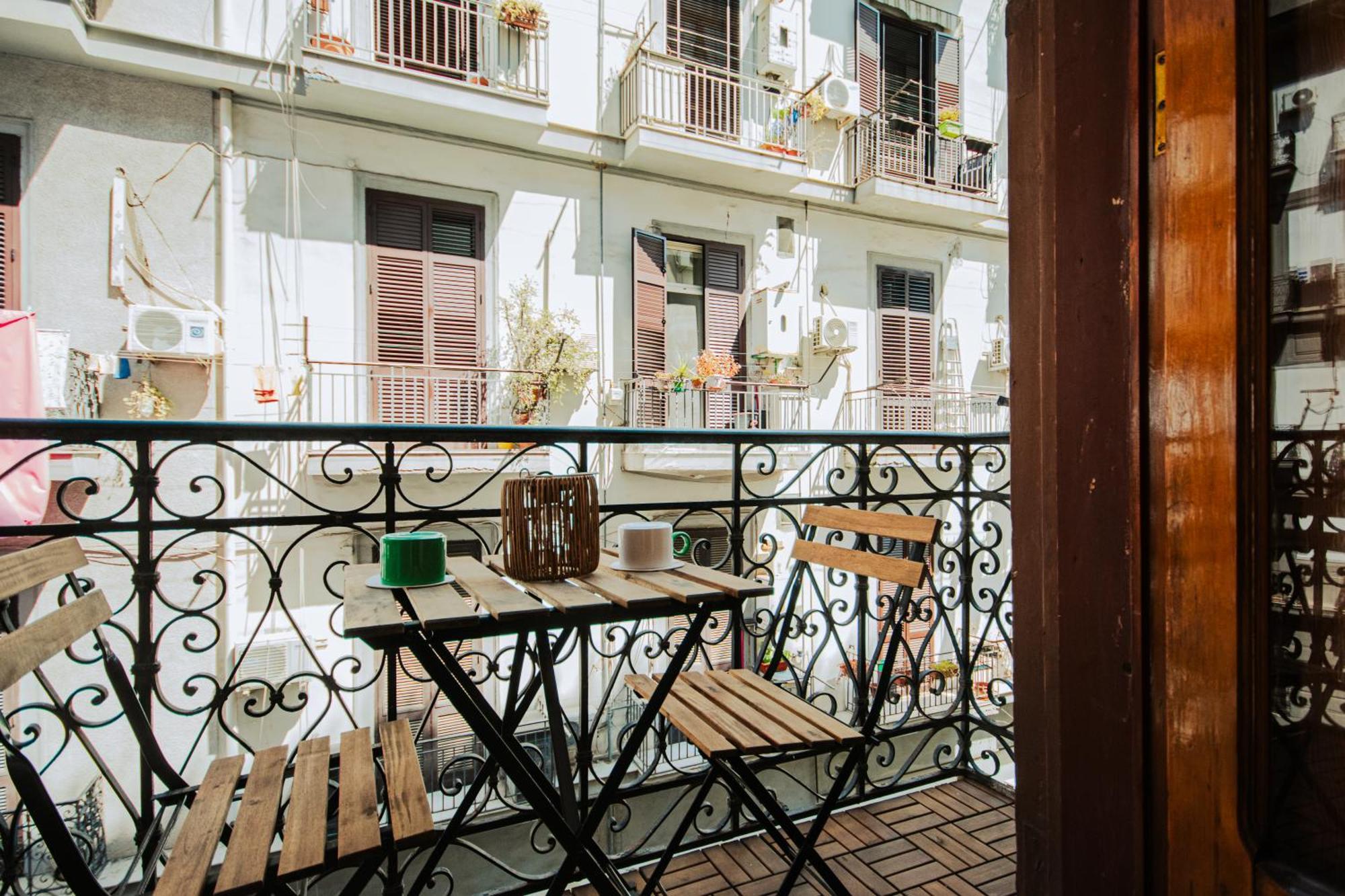 B&B Lara'S Home By I Borbone Napoli Dış mekan fotoğraf