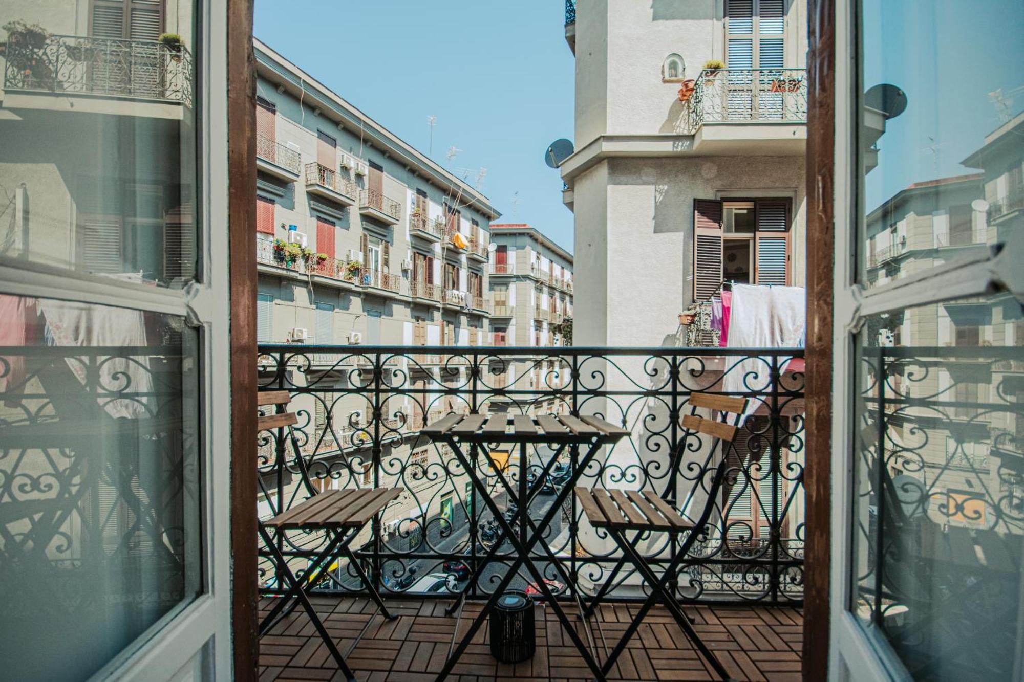 B&B Lara'S Home By I Borbone Napoli Dış mekan fotoğraf
